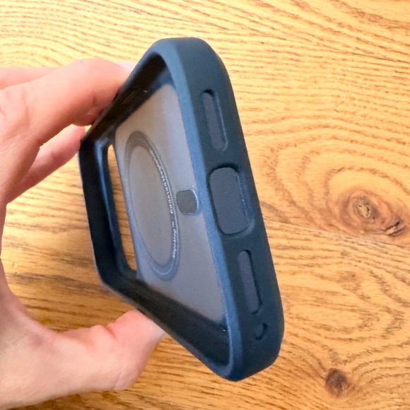 TORRAS for iPhone 17 Pro Case Shockproof Magnetic (Camera Control) - Picture 5 of 5